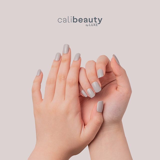 Cali Beauty Press-On Nail Tips (Smoke)