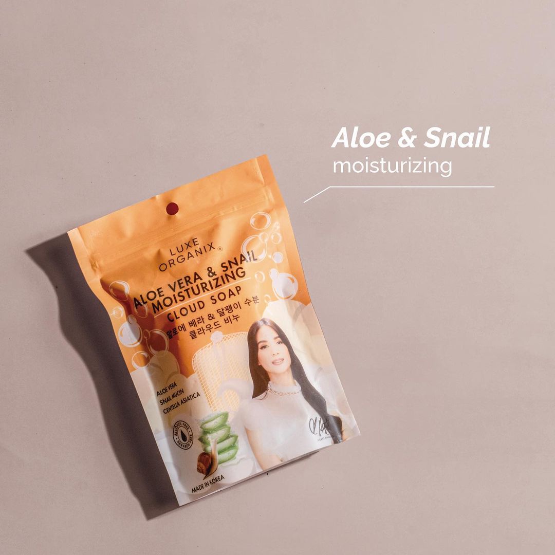 Luxe Organix Aloe Vera & Snail Moisturizing Cloud Soap 180g